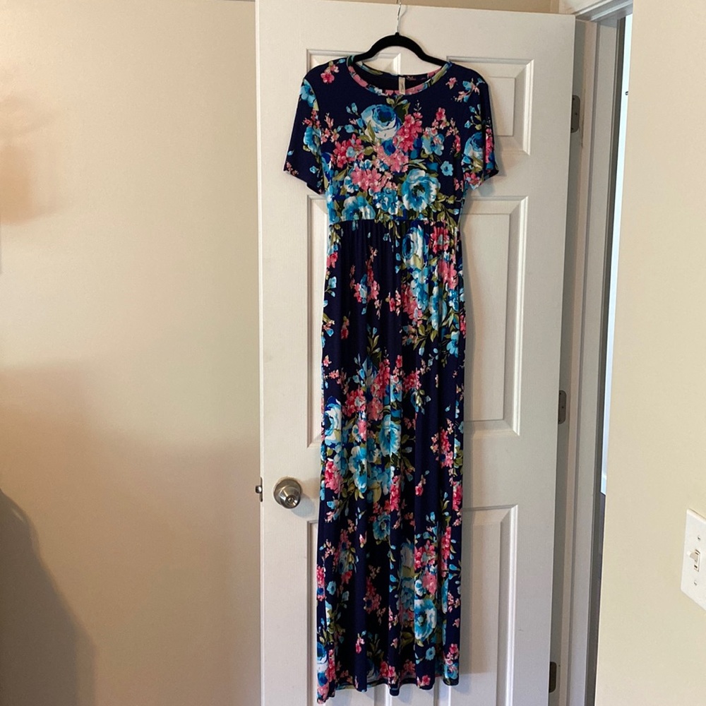 Maxi short sleeve dress with pockets